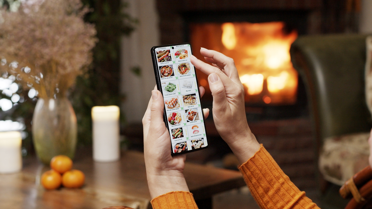 8. Use Apps and Social Media to Find Meals