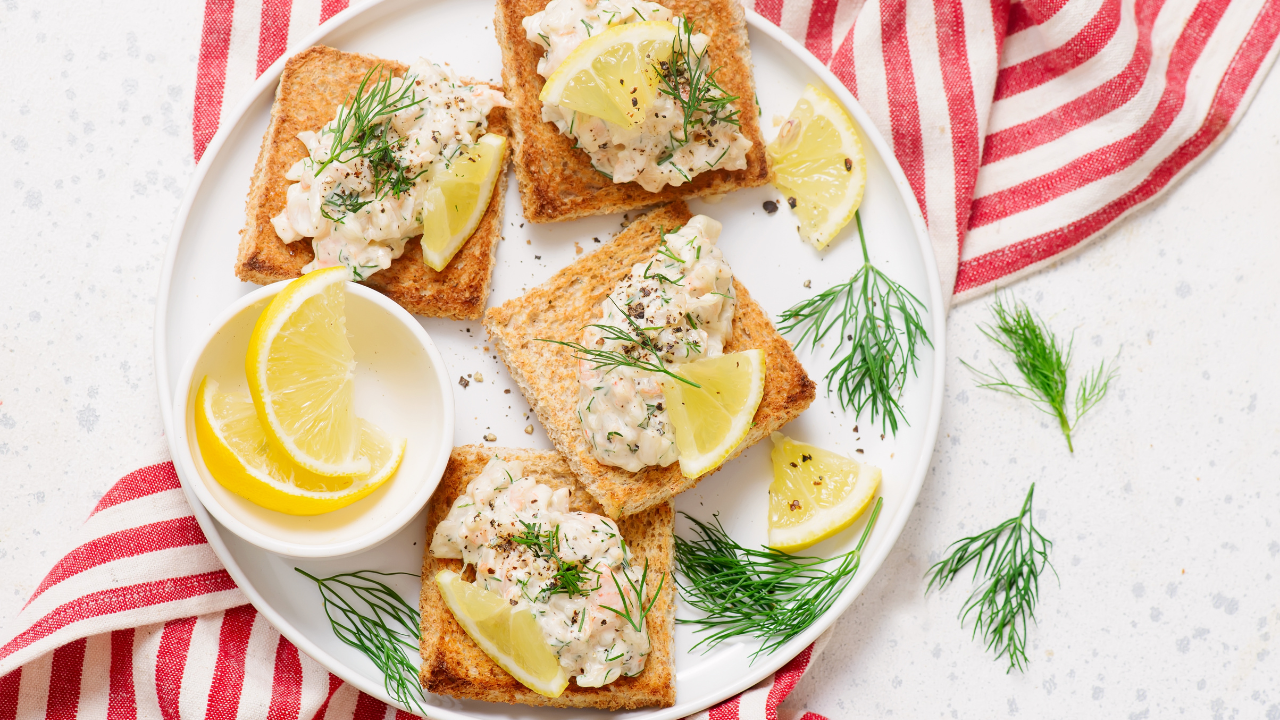15. Toast Skagen