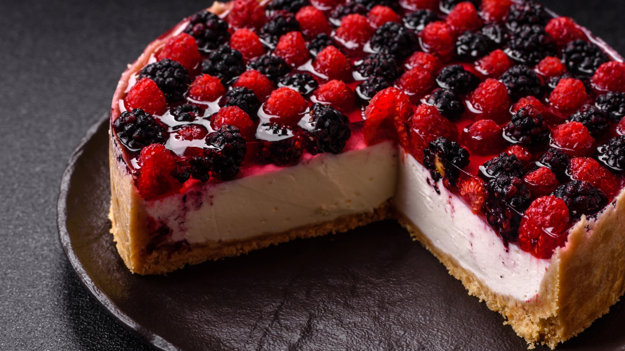 15. Raspberry Cheesecake Lasagna