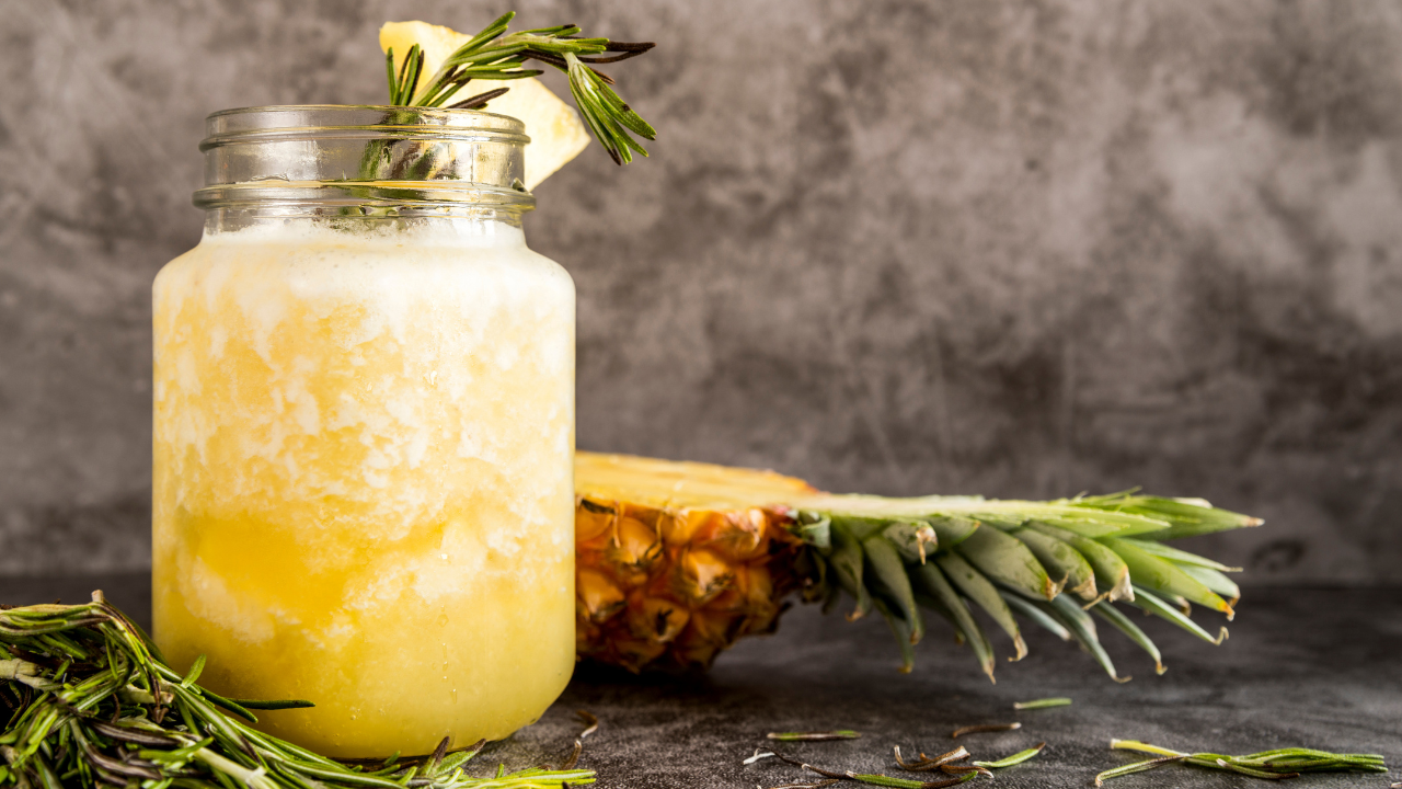6. Agua de piña