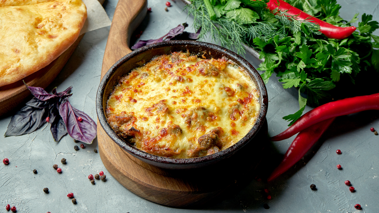 14. Slow cooker pizza dip