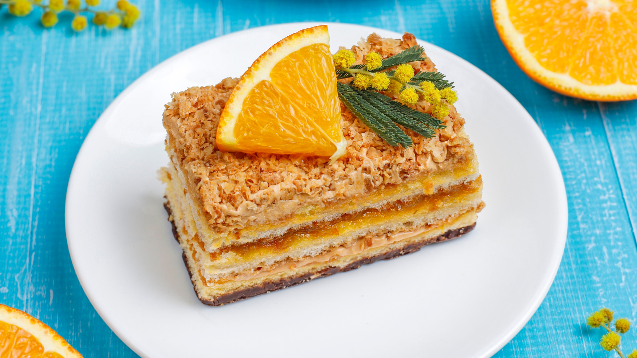 7. Classic Lemon Bars for a Tangy Dessert