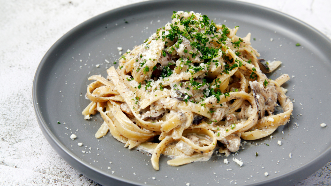 17. Pasta carbonara
