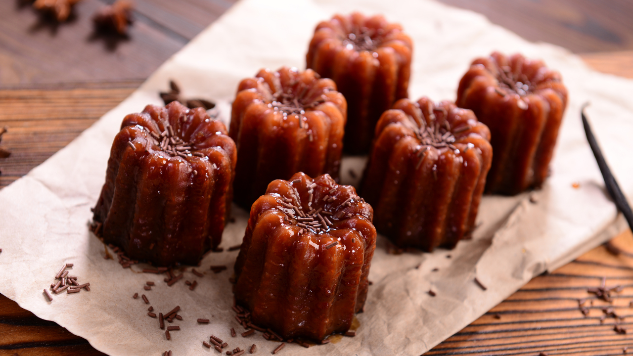 12. Canelés de Bordeaux